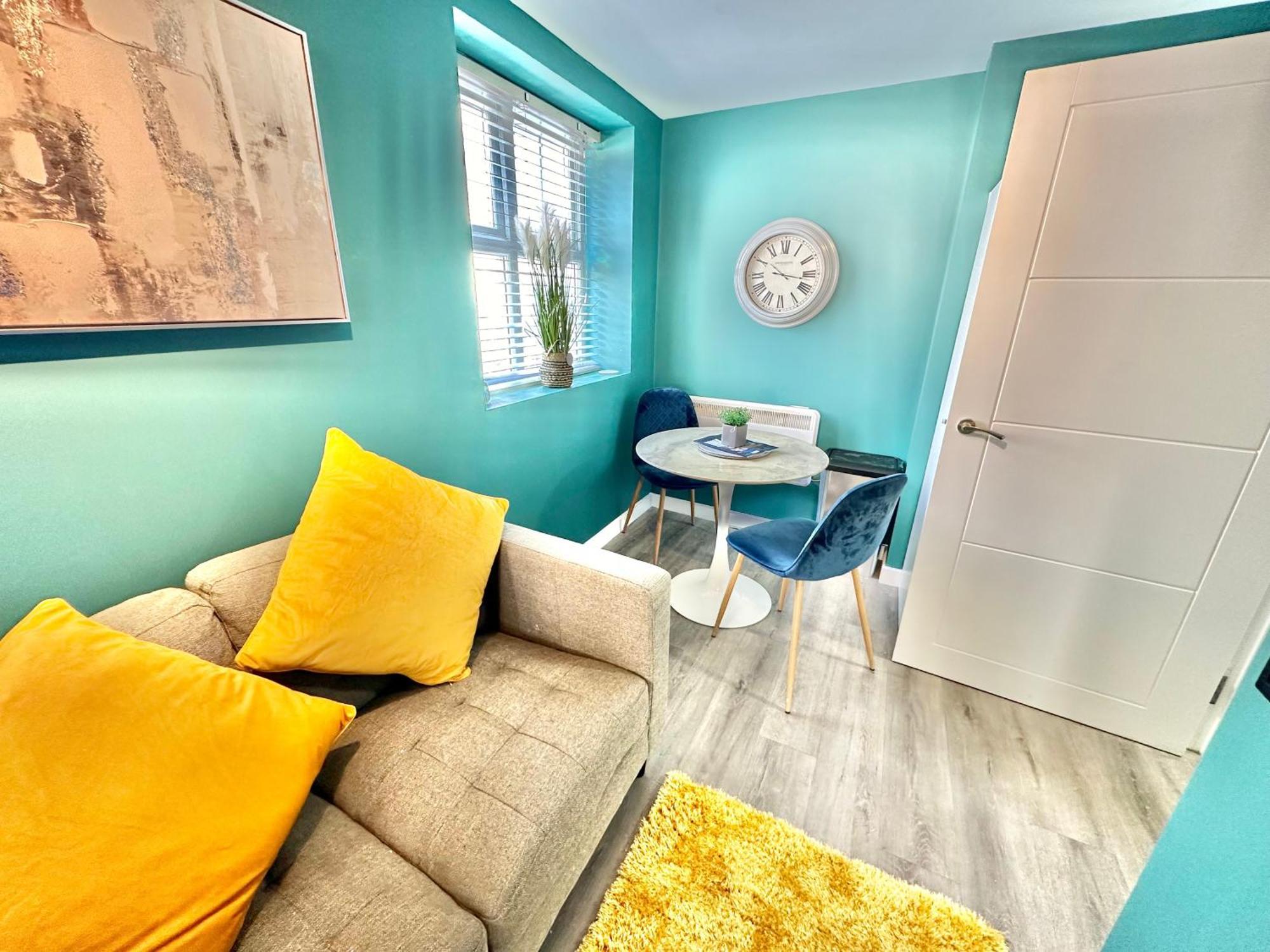 Апартаменты Cozy In Town Centre - Fast Wifi - Smart Tv - Close To Town Centre And